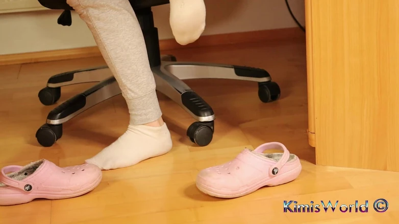 KimisWorld: Dirty White Socks - Dangling and Foot Tease in Sweats
