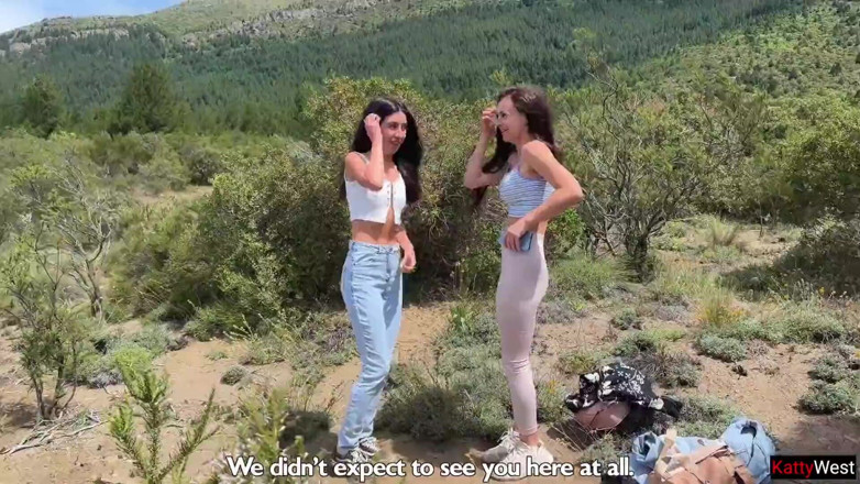 Katty West: Los campistas se exhibieron delante de extraños en la naturaleza...