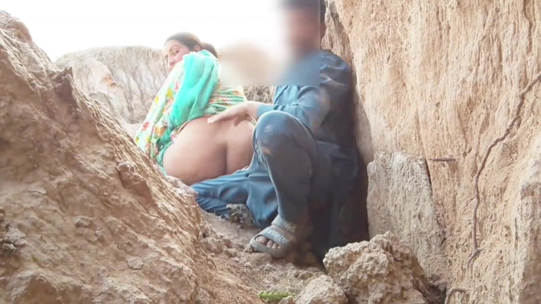Abida sexy: Sexe desi dans la nature