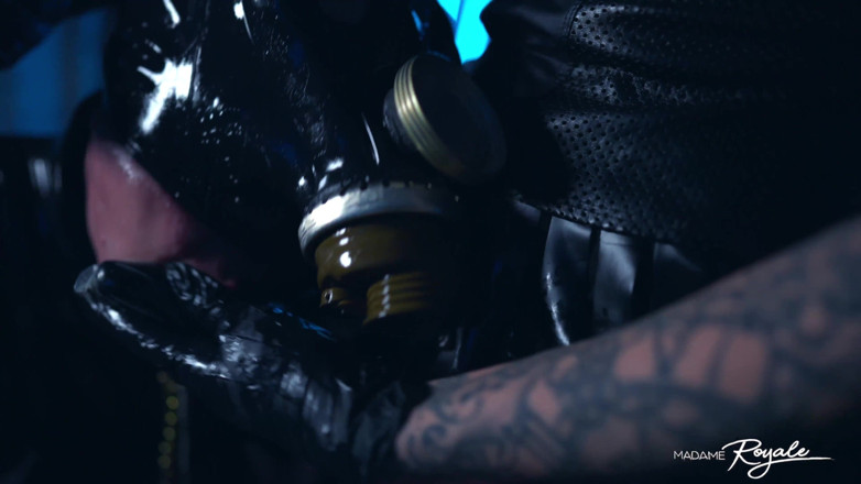 Madame Royale Hamburg: La mia puttana in lattice - Madame royale Hamburg