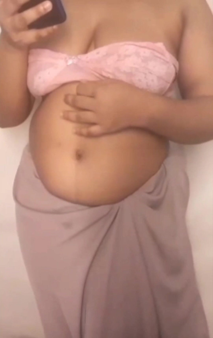 Jesmin18: Femme infidèle bangladaise romantique