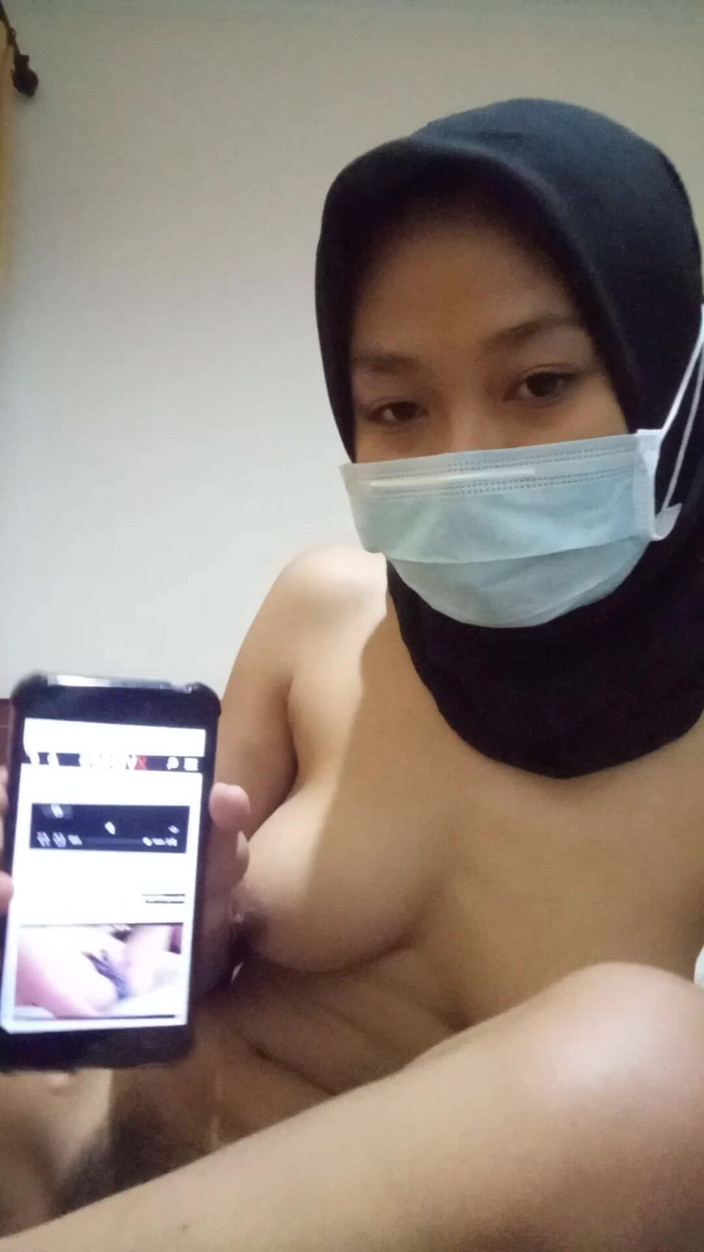 Jilbab69: 長い間セックスしていなかったためにエッチなヒジャブ