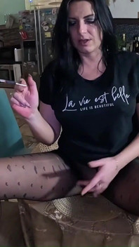 Fumar, masturbação e triplo facial na minha meia-calça e camisa - jogo de fetiche hardcore