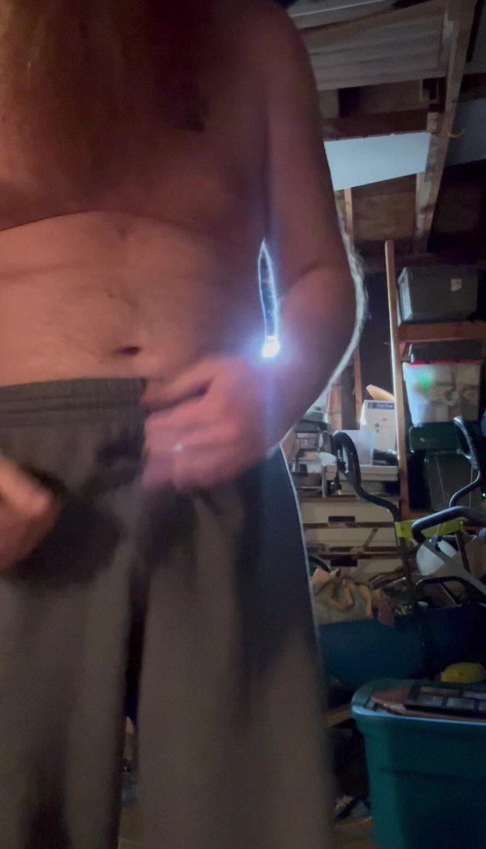 Big Baz: İşemek için çaresiz