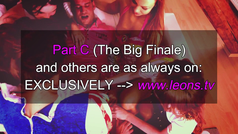 Leon Lambert Girls Twerk Parties CFNM: apne dost ke saath larki paagal paarti