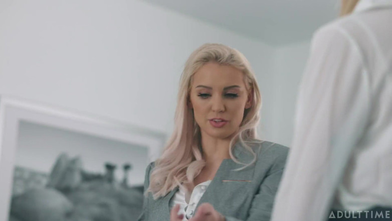Adult Time: Ora adulților - lesbiană stagiară Haley Reed îl seduce pe șeful Kenzie Taylor...