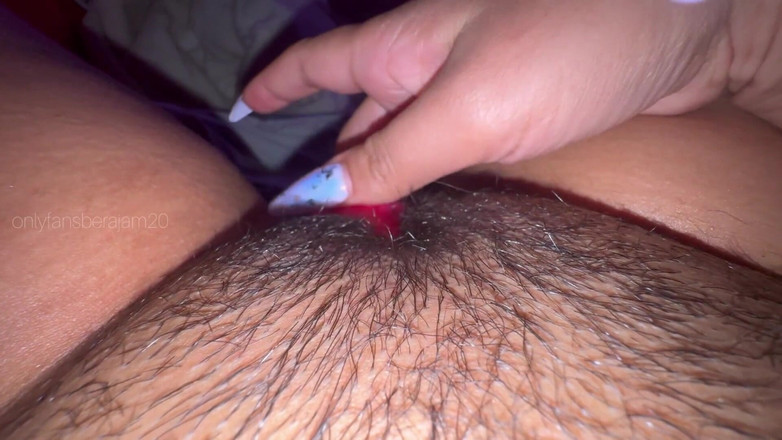 sofiasexxx: Tengo un nuevo juguete para masturbarme el coño