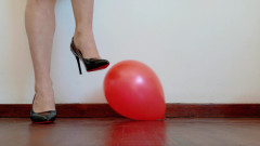 Kinky Lyrical: Sbatte il palloncino con il tacco alto! Versione estesa