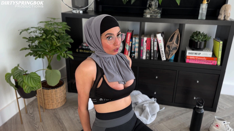 DirtySpringbok: В хиджабе Aaliyah Yasin застукал ее сосед и получает огромный камшот на лицо