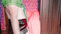 Kitty_Cross: Adorabile sissy twirling in un abito in stile principessa sparkly