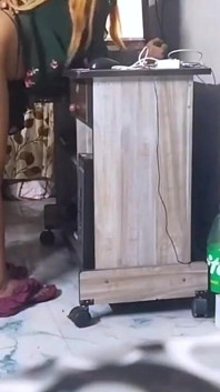 Nhân viên gợi cảm đã có một video sex tuyệt vời với nhân viên kế toán trong văn phòng.