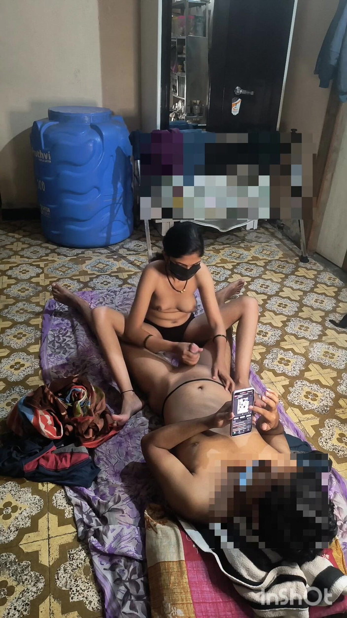 Desishycouple: Shivani erkek arkadaşının ilk sekslerini kaydetmesini istiyor