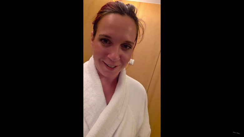 Malou-Nu: Looks Calientes En La Sauna - Y Luego Su Tarjeta De...