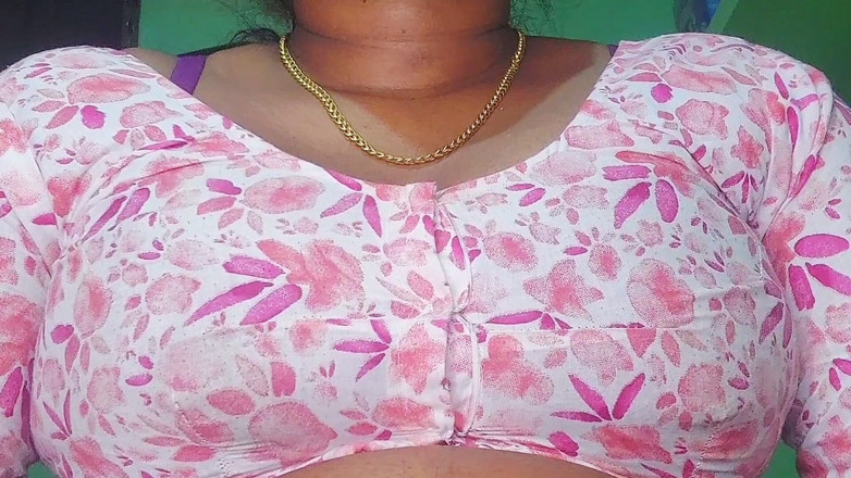 Desi Mohini: Desi titten