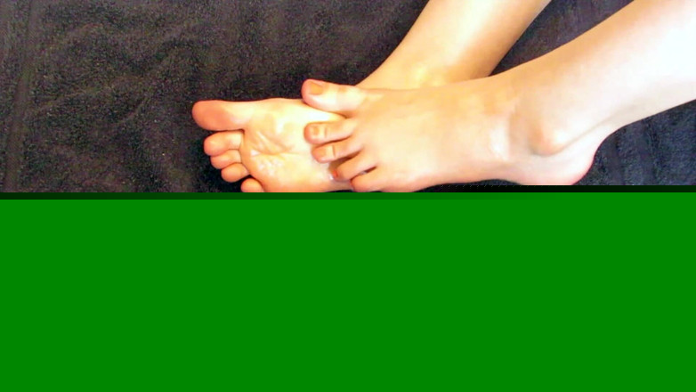 Veggiebabyy: Frotando aceite en mis pies