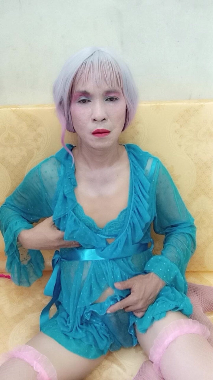 nguyen dang thien tri: Oanh le transgénero vistiendo sexy porno anal placer en la...