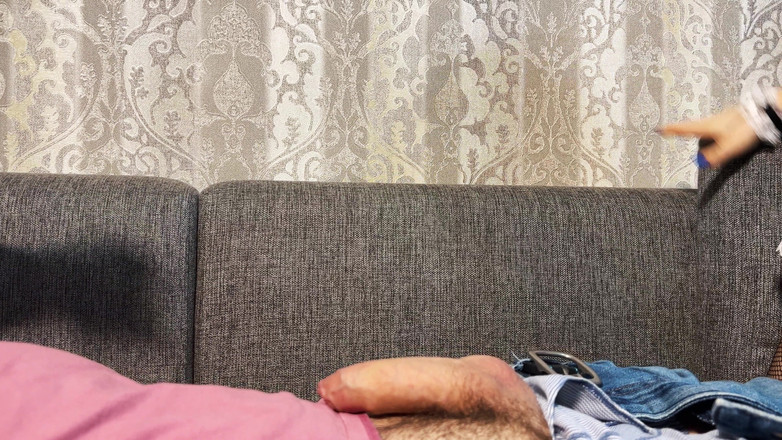 Myredfoxgirl: Hot mucama myredfoxgirl sedujo a un rico invitado con su...