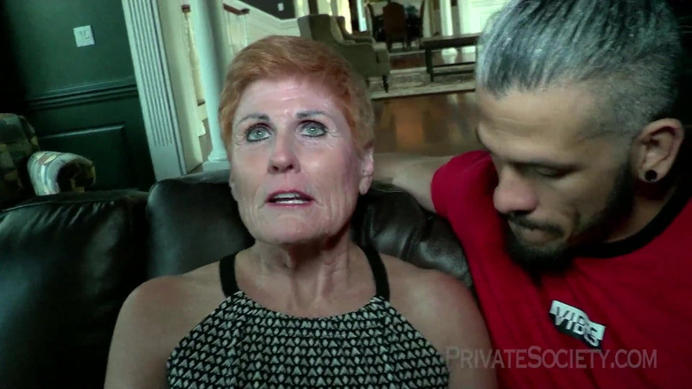 Private Society: Ir la abuela