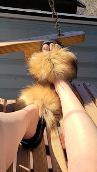 Spring Feet Furry Slides