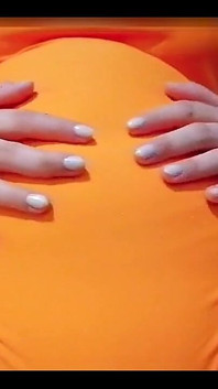 Volevo indossare questo costume da bagno arancione sotto i vestiti oggi, così la mia pancia sarebbe diventata molto stretta alla fine della giornata bec