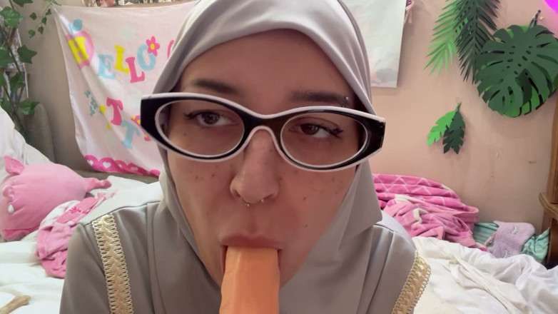 lanalovacutie: Blowjob Hijab