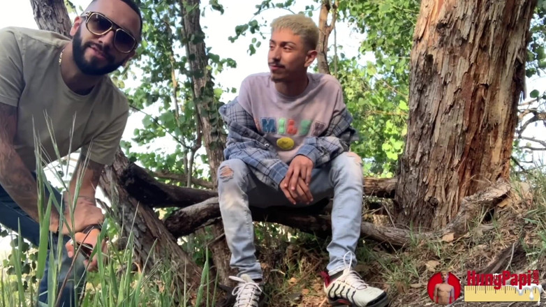 Hung Papi: Sıska Twink 31 Çekiyor Ve Herkesin Içinde Büyük Bir Dölle Sikiliyor