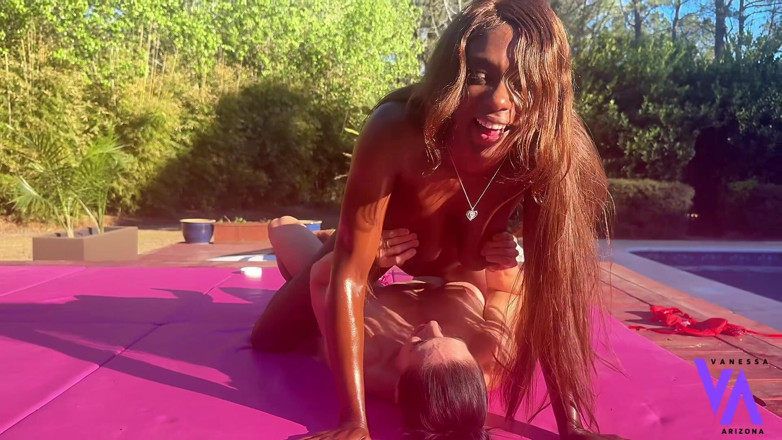 Vanessa Arizona: Lucha libre vs amor travieso de Paris