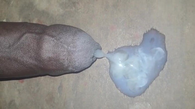 Power dick: Penis Hitam Besar Penuh Air Mani