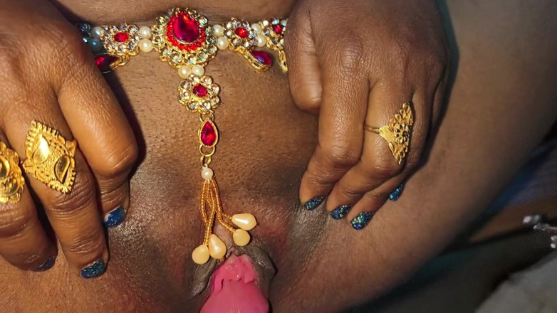 Sumang studio: Коли бенгальська господиня прийшла попросити оренди