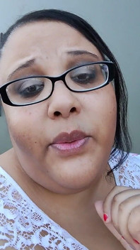 Mostrando mis tetas afuera!