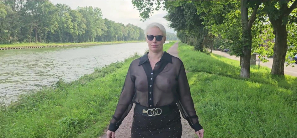 UserBitch1: Pe canalul Mittelland mi-a făcut sex cu vibratorul