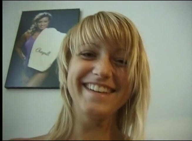 Flash Model Amateurs: Blondes teenager-küken bekommt beim casting ihre muschi geleckt