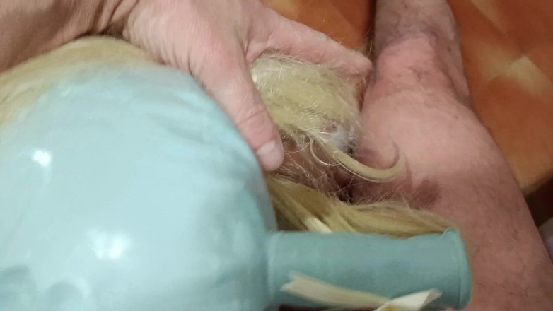 LauraOnHeels: MILF avec des couettes blondes et des seins parfaits POV...