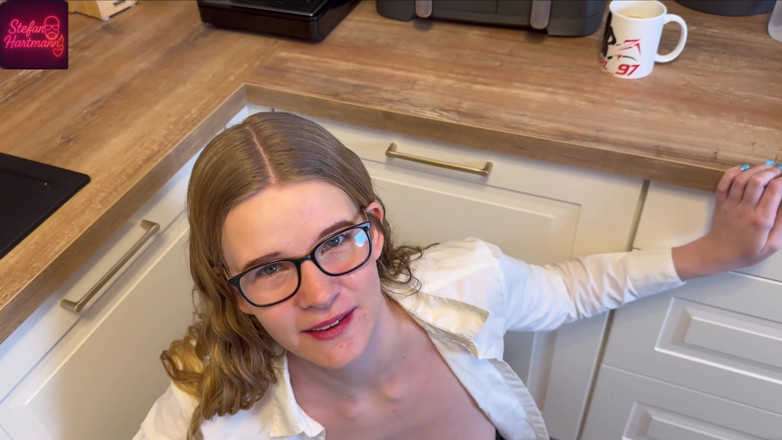 Stefan Hartmann: Slut Picked up in the Office and Persuaded to Blowjob!...
