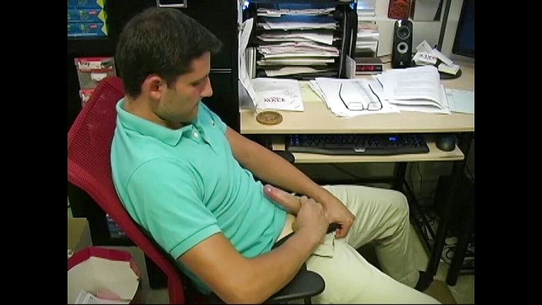 The Great Canadian Male: Výbuch z minulosti - Trevor2