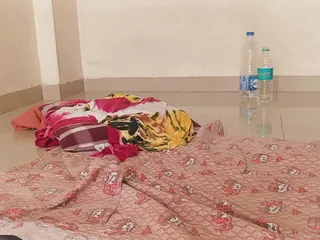 Indiancă desi dolofană bhabhi sexy futută. Sex dur cu femei căsătorite indiene.