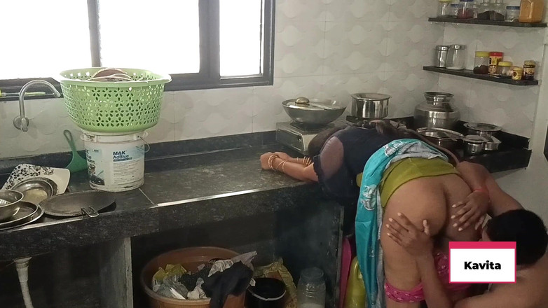 Kavita _zawazawi: India Kavita mucama folla con dueño de casa Tatya en...