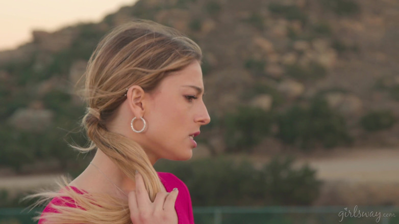 Girlsway: GIRLSWAY - Viagem na estrada