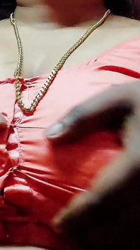 Desi mohini ateşli orta yaşlı seksi azgın hizmetçi genç sahibiyle seks yapıyor