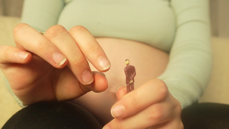 AmayaMori: My Pregnant Stepsister Is Mad at Her Tiny Stepsister, so...