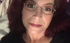 Vulgar Chat with Friend and Showing My Cunt