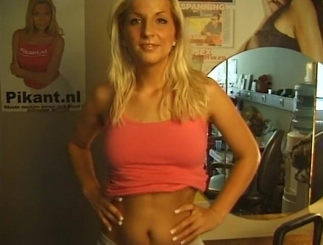 Flash Model Amateurs: Castingový hovor pro blonďatou kočičku s kulatým zadkem