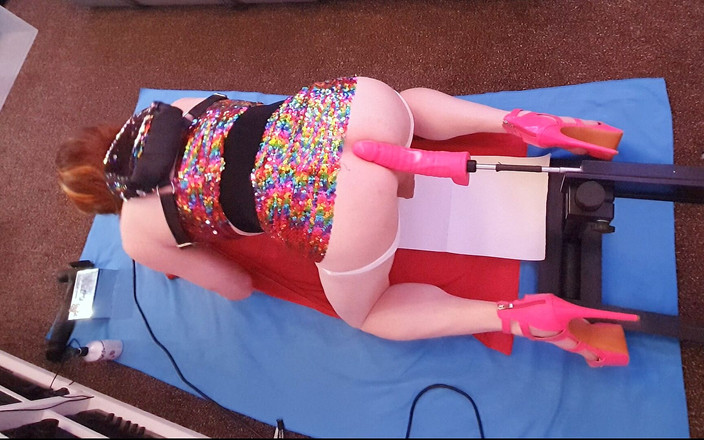 Lucy Essex CD: Analdildo-Maschinenfick mit Transe Lucy Essex CD