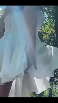 I Like to Walk Along the Street Like a Princess