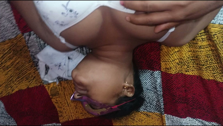 Jhuma boudi: Selepas menghisap sewa kekasih tua kerana rambut dalam pepek teman...