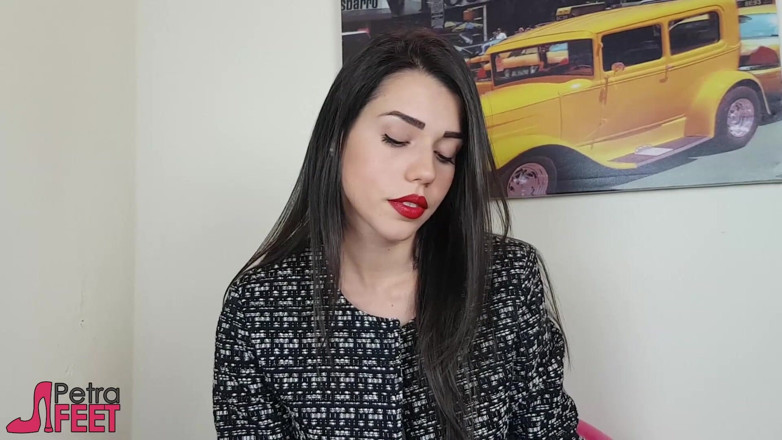 Smokin Fetish: Włoska piękność uwielbia palić cygara