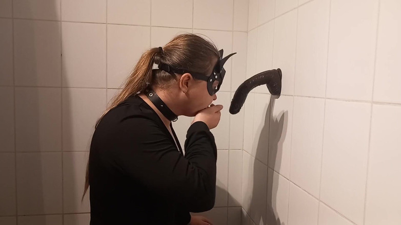 Elise Woods: Sissy inginocchiata si gode un bbc