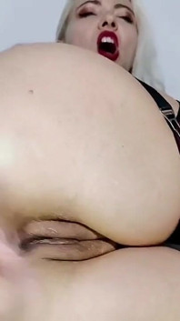 Prim-plan cu futai cu vibrator anal