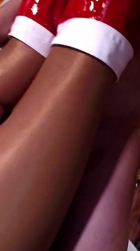 Cassie Fire bronz külotlu çorapla harika sikişiyor