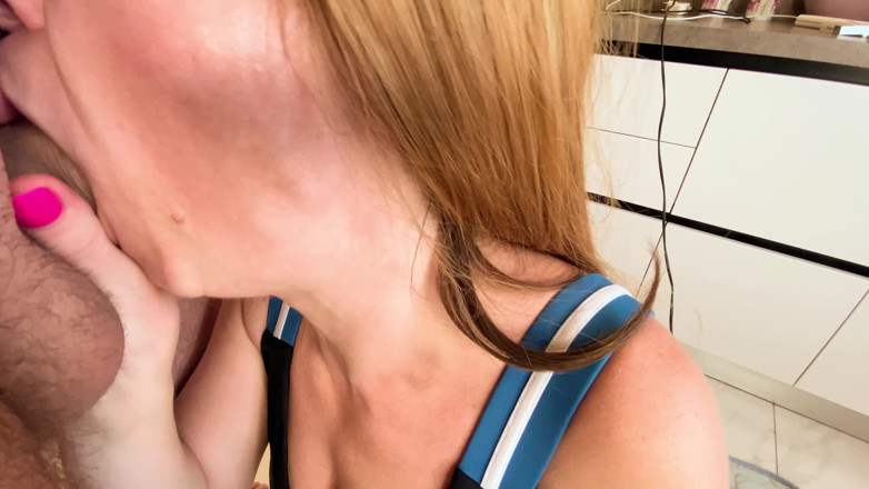 CumInMyMouthBaby: Stiefmutter fickt stiefsohn, damit er ihrem ehemann nicht von ihr...
